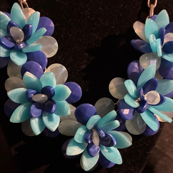 Blue Floral Necklace - Picture 2 of 4